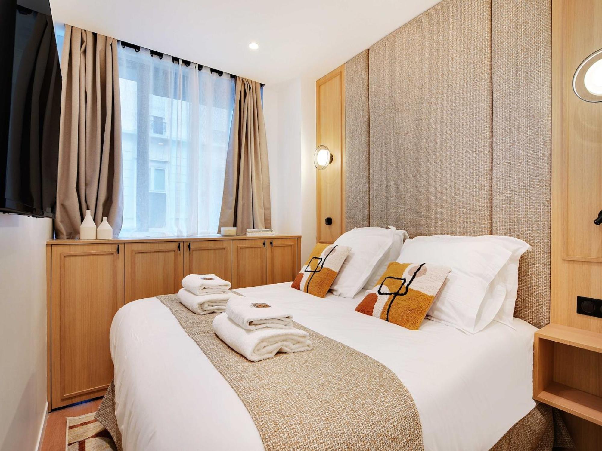 Authentic - 3br 6p - Moulin Rouge